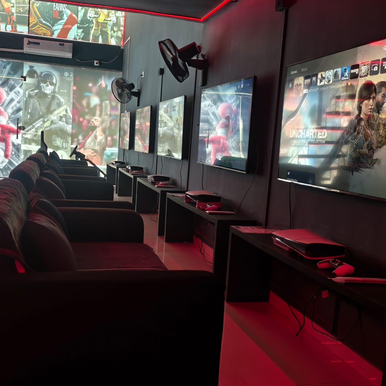 Close up gaming